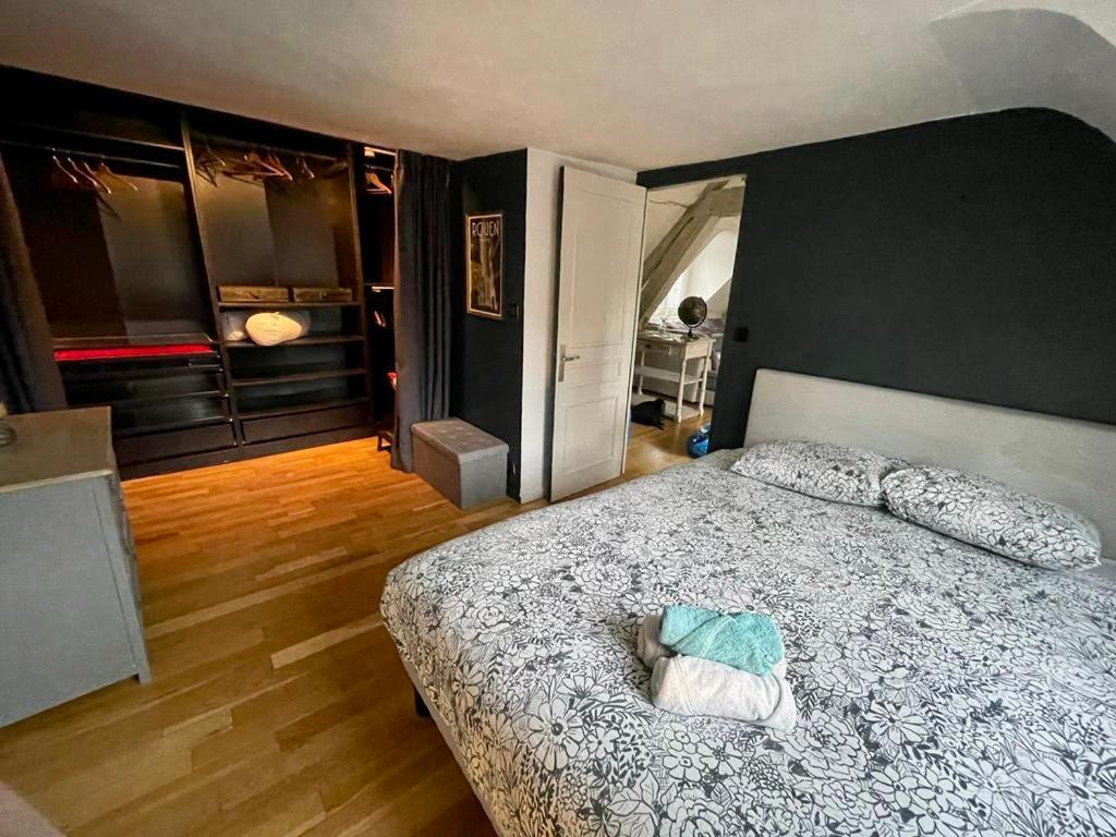 Sous Les Clochers De Rouen - Spacieux Logement Екстериор снимка
